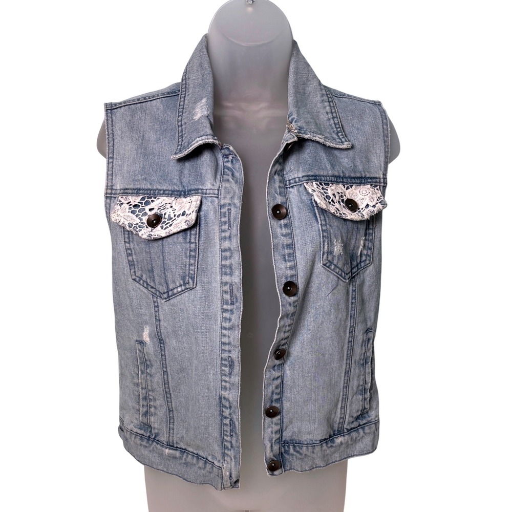 Lace Med Denim Vest Light Wash Jean lace Back Cutout Distressed Paisley‎ element